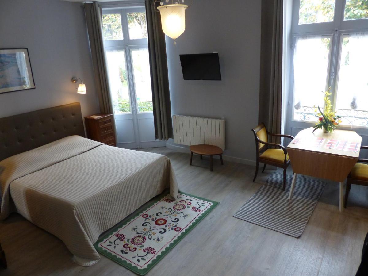 Hôtel des Thermes Bourbon-lʼArchambault Extérieur photo
