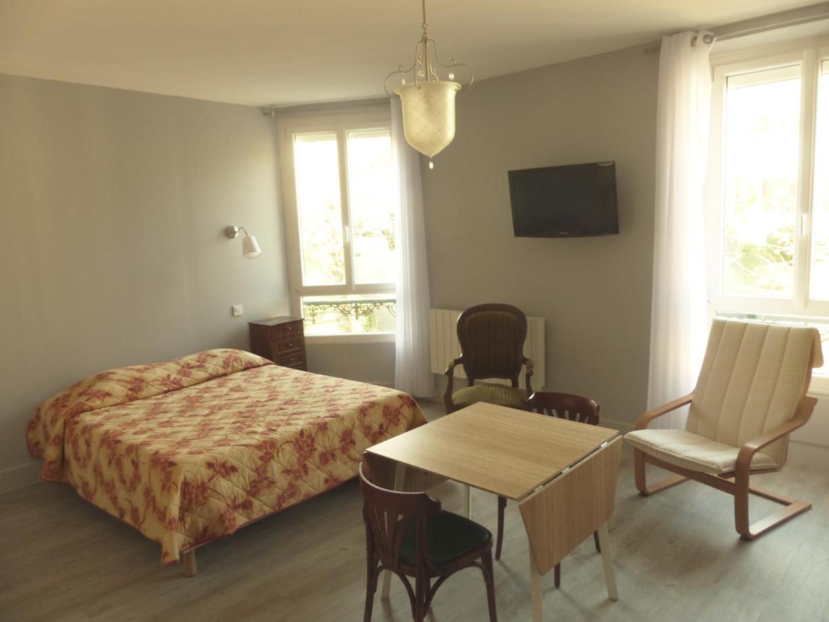Hôtel des Thermes Bourbon-lʼArchambault Extérieur photo