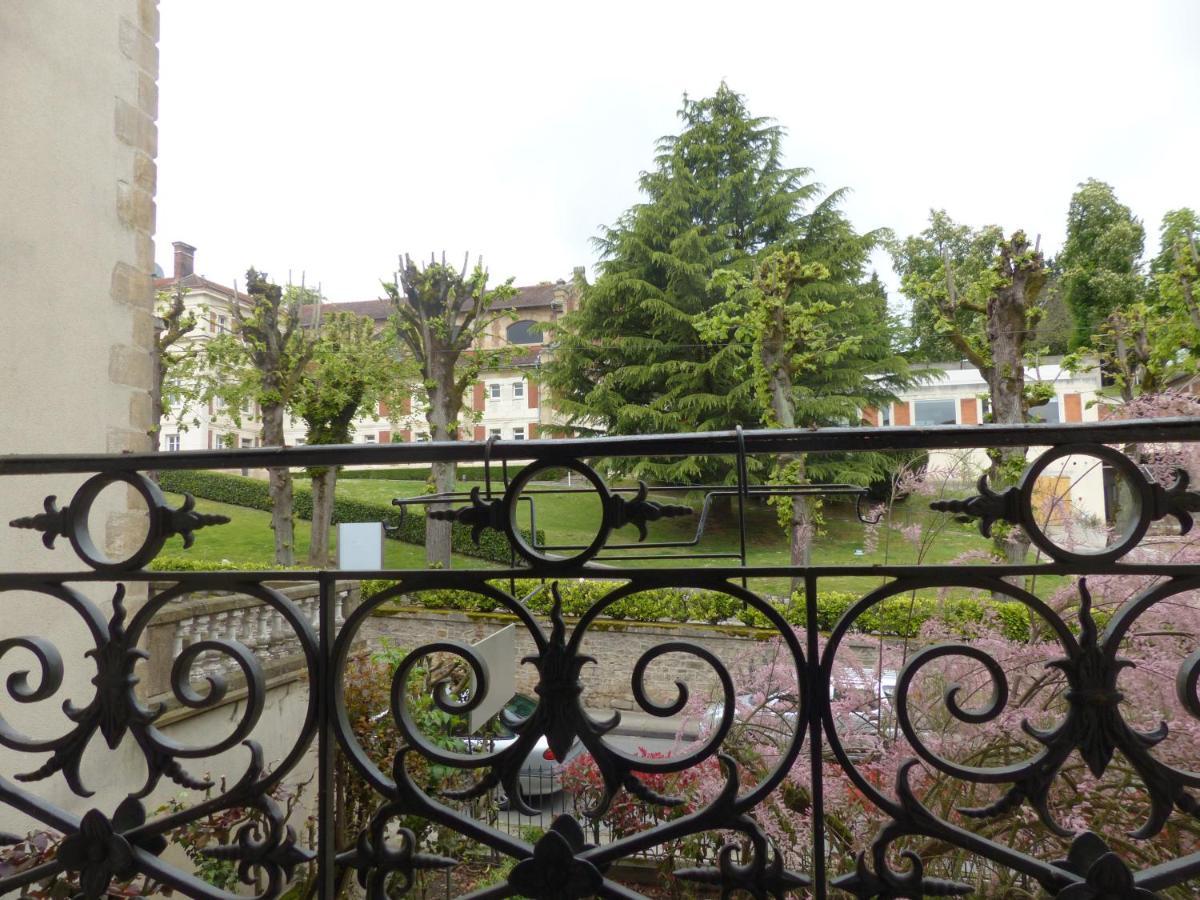 Hôtel des Thermes Bourbon-lʼArchambault Extérieur photo